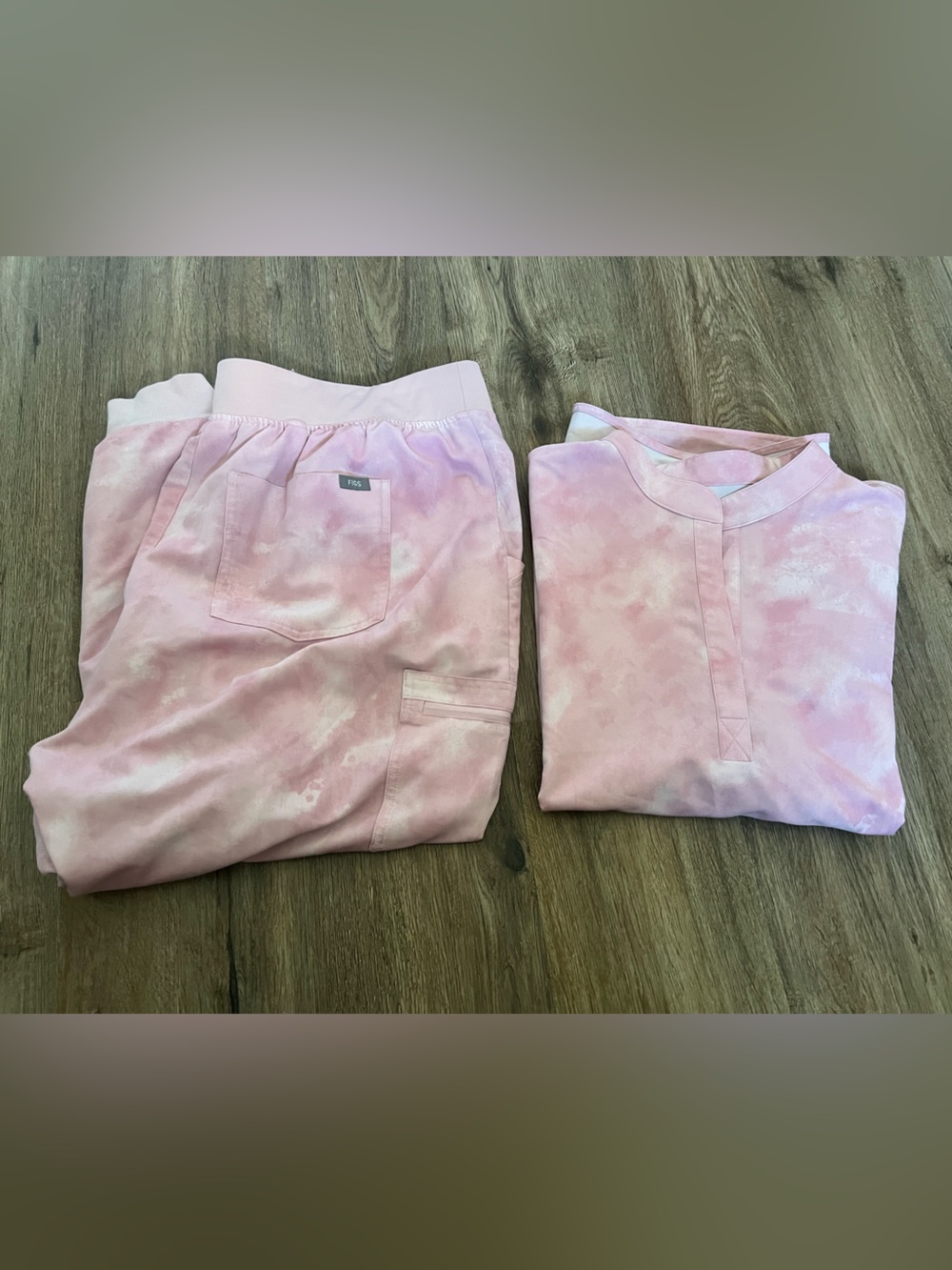 FIGS Quartz Pink Tie Dye Scrub Set Zamora Jogger Size 3XL/Petite, Scrub Top 4XL
